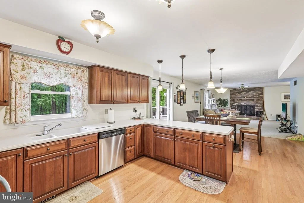 Photo of 592 EASON DRIVE