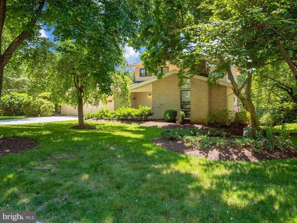 Photo of 11108 KORMAN DRIVE