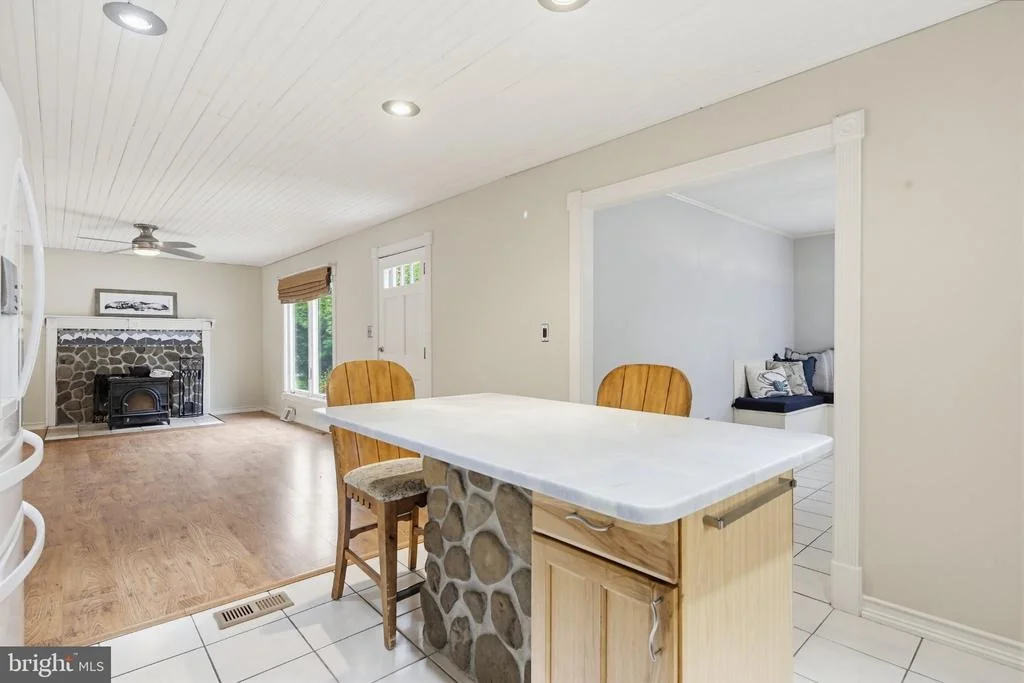 Photo of 1465 RIDGEWAY