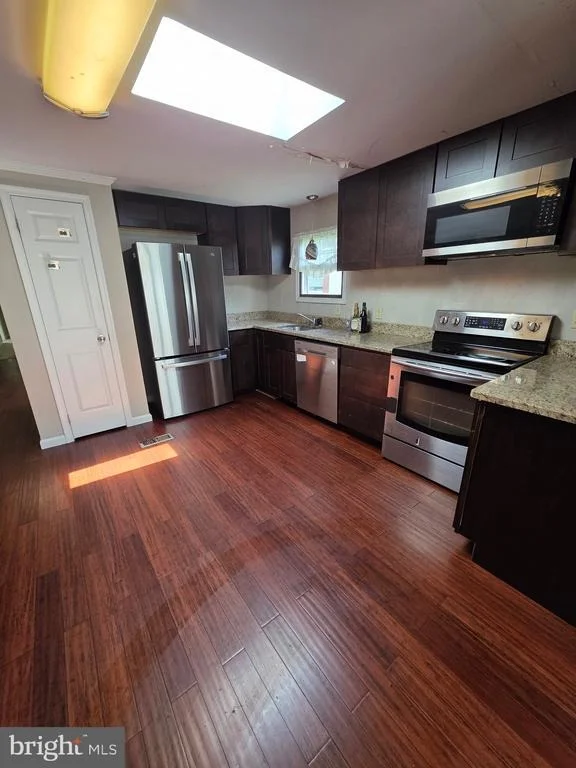Photo of 24 TEAROSE DR