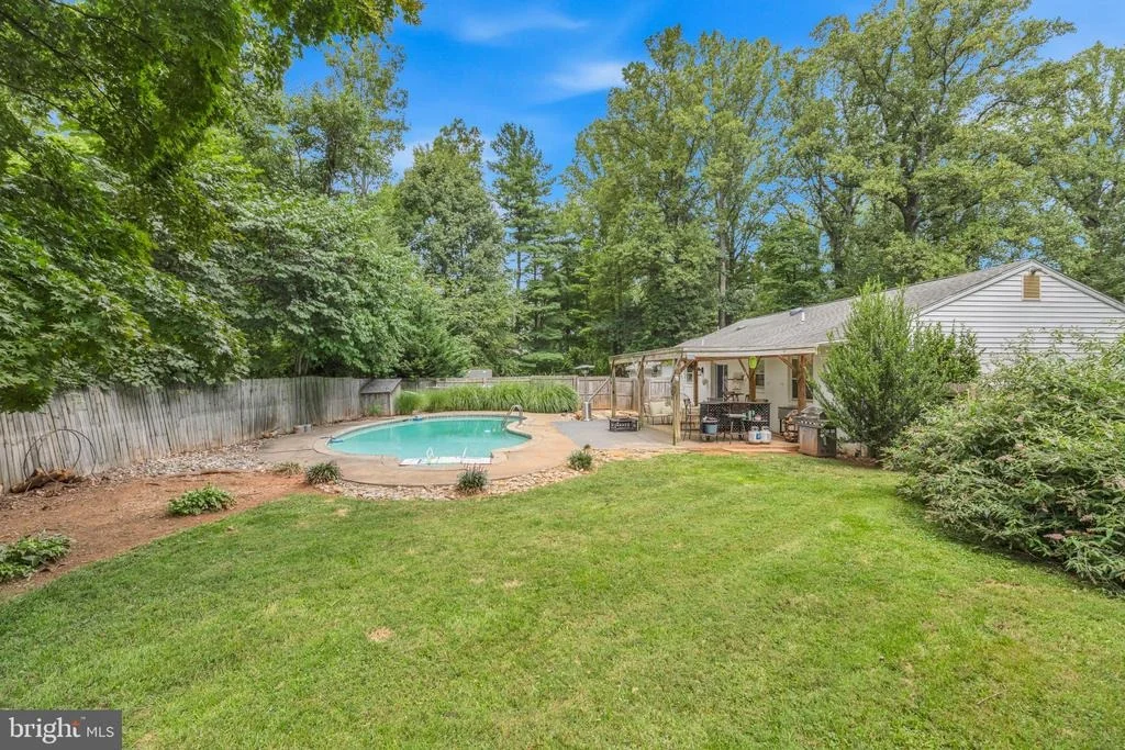 Photo of 5238 GRAYSTONE ROAD