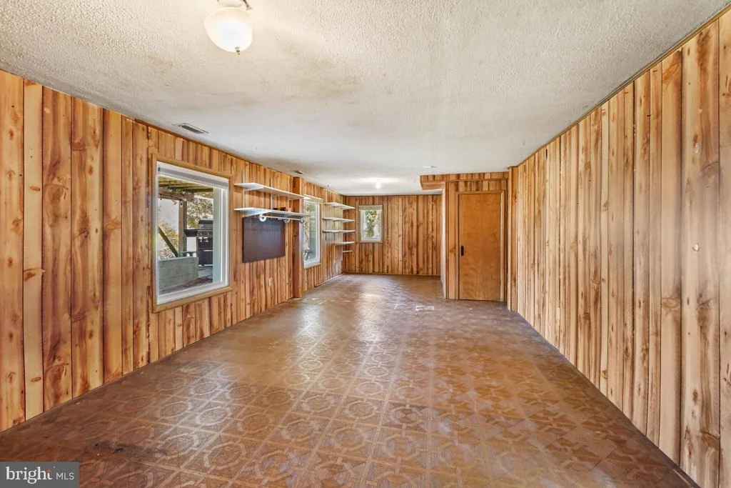 Photo of 18208 MUNCASTER ROAD