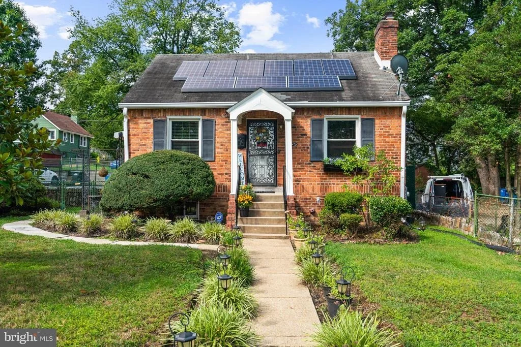 Photo of 1143 44TH PLACE SE