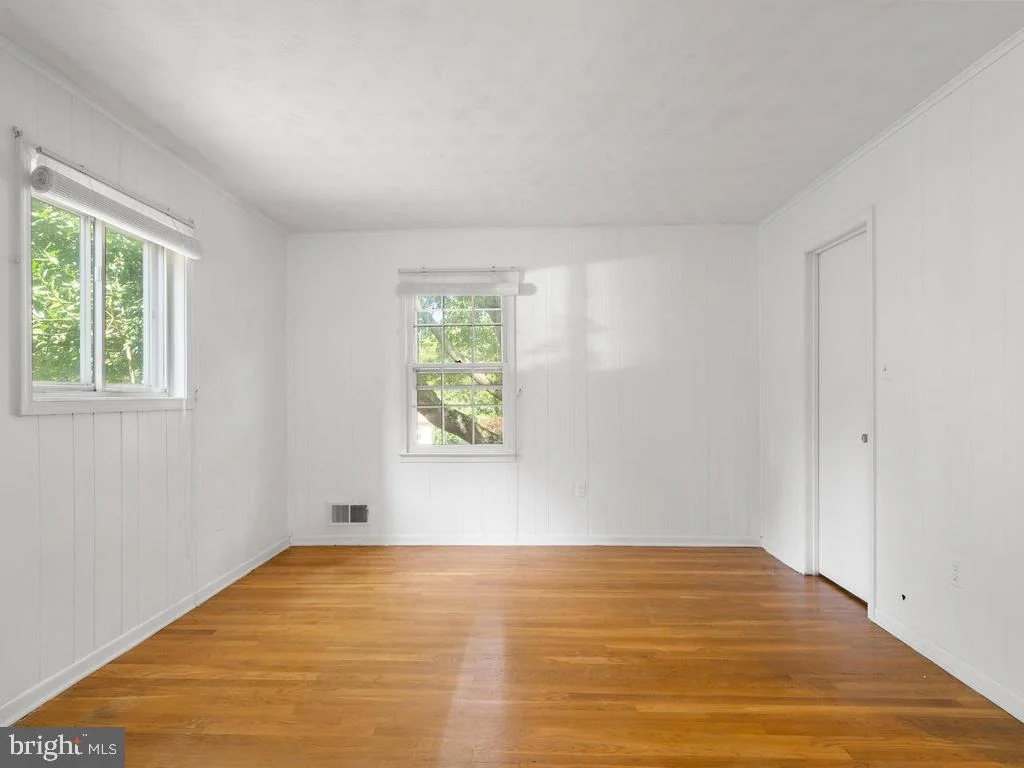 Photo of 19509 DUBARRY DRIVE