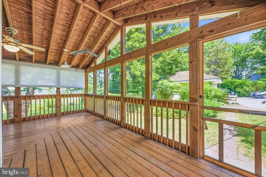 Photo of 565 SUNSET KNOLL ROAD