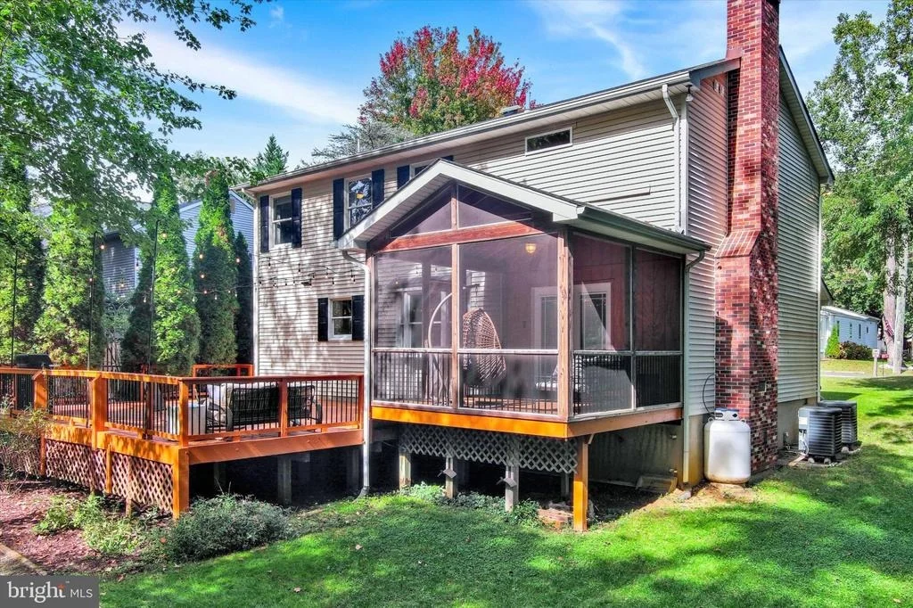 Photo of 1292 SWAN DRIVE