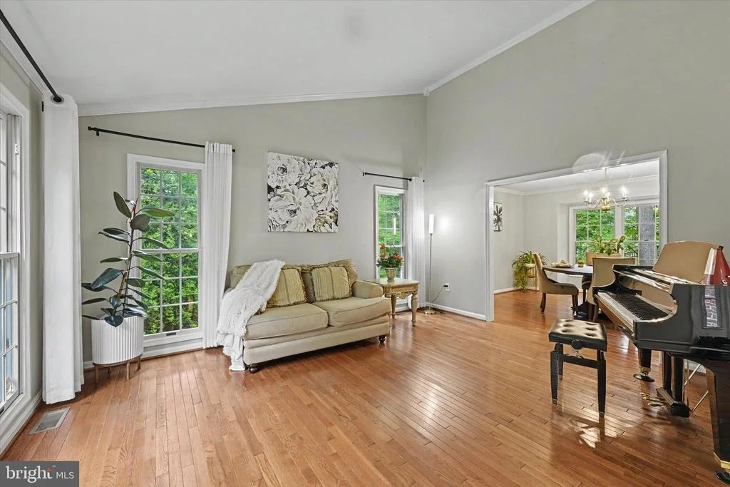 Photo of 8033 CREST ROAD