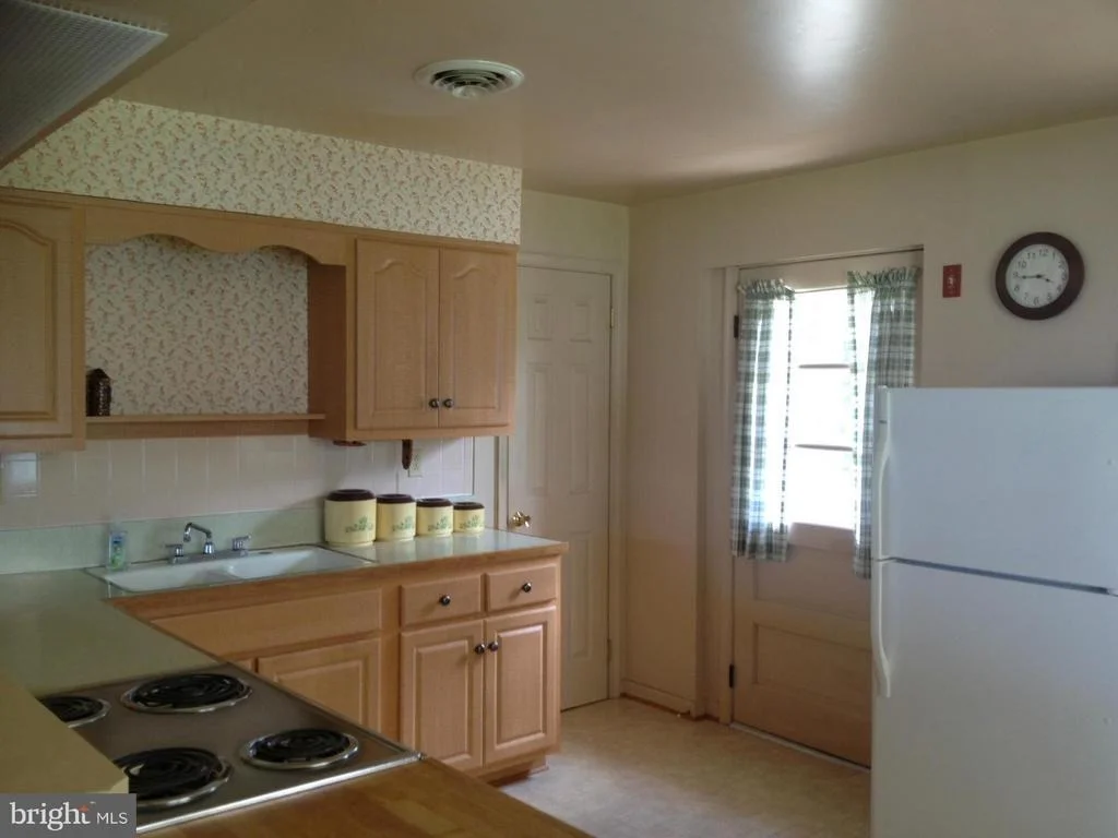 Photo of 20545 WATERLOO LANE