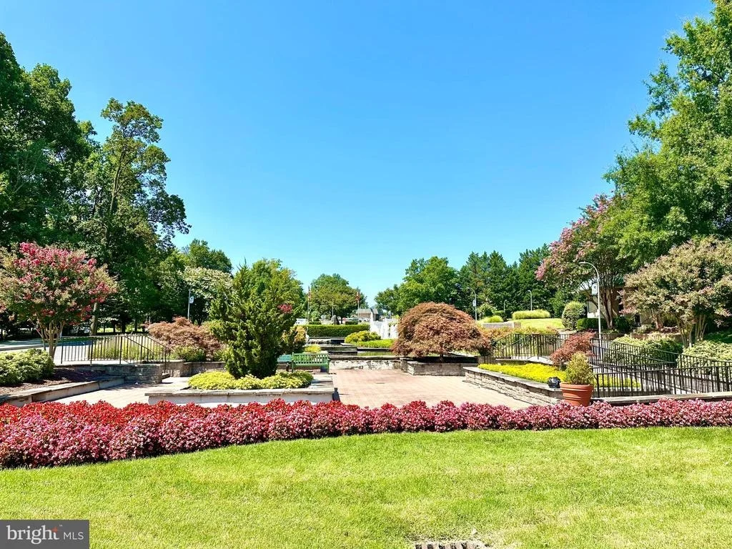 Photo of Unit 306 at 14801 PENNFIELD CIRCLE