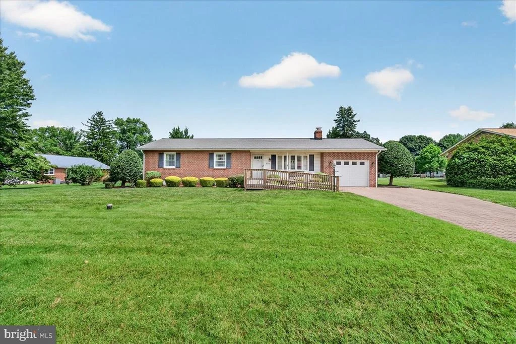 Photo of 7910 EDGEWOOD FARM ROAD