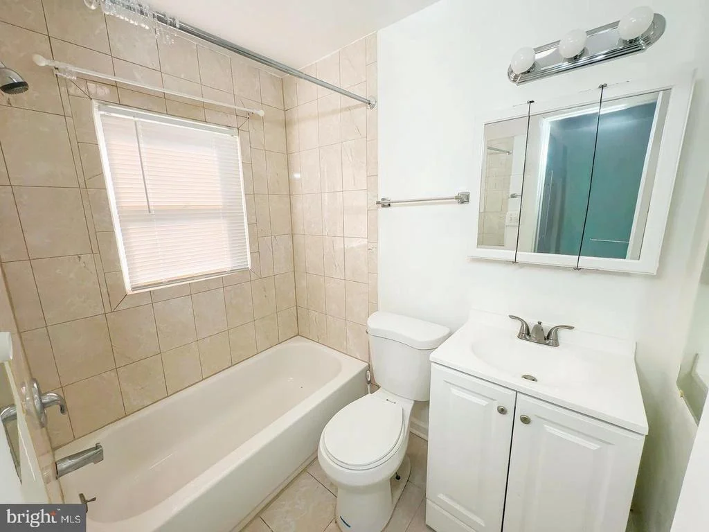 Photo of 1106 45TH PLACE SE