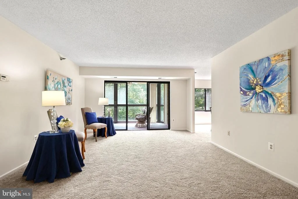 Photo of Unit 623 at 15101 INTERLACHEN DRIVE