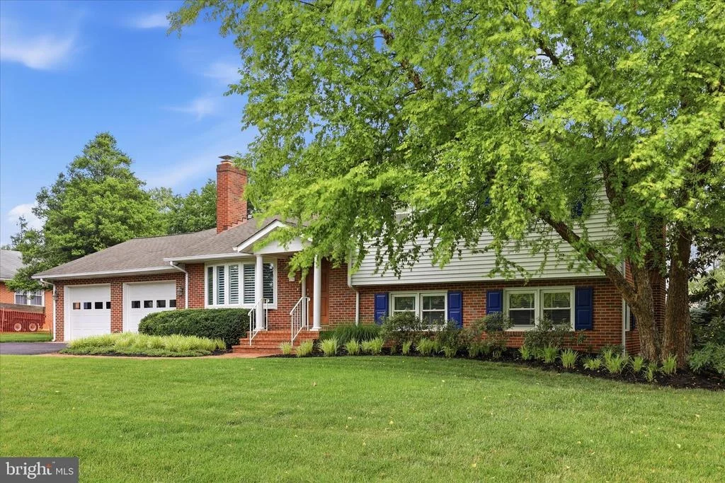 Photo of 6796 SUNNYBROOK DRIVE
