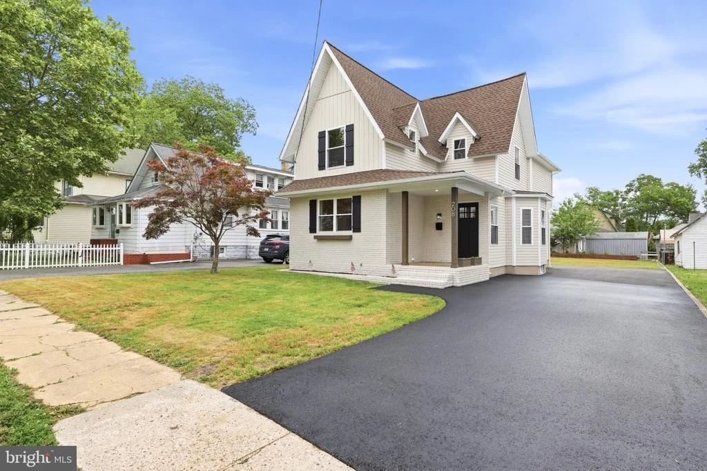 Photo of 208 PEACH STREET