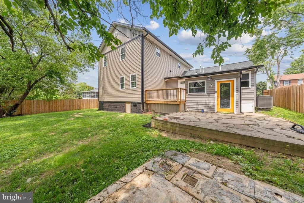 Photo of 6467 THIRD STREET