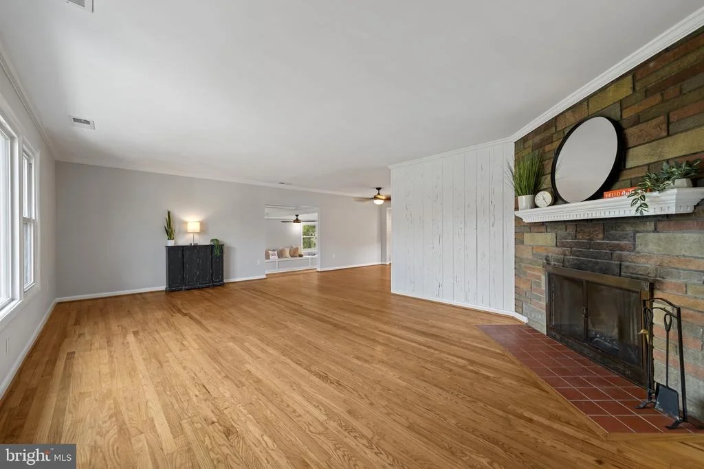 Photo of 19724 MEREDITH DRIVE
