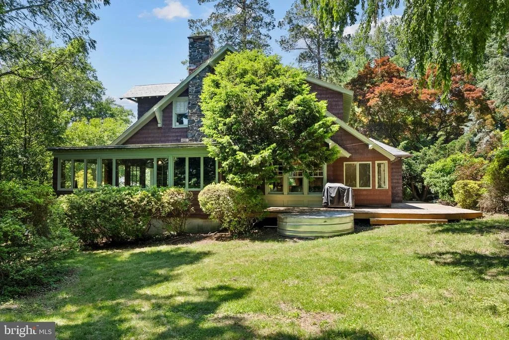 Photo of 4000 WHITE AVENUE