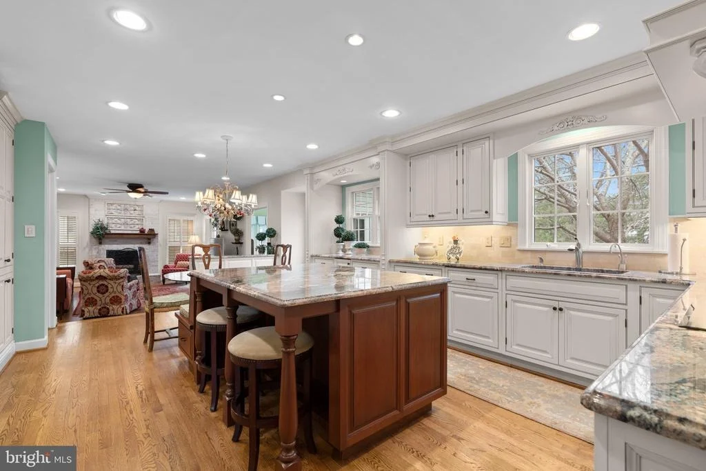 Photo of 17702 GLOBE THEATRE DRIVE