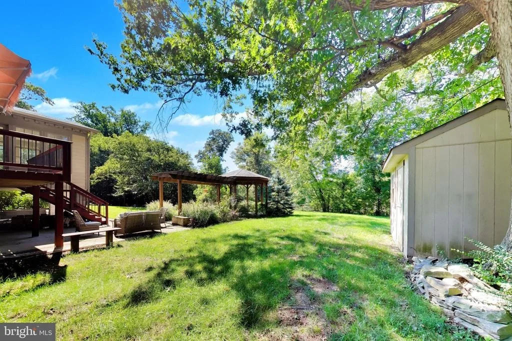Photo of 6639 LOCUST WAY