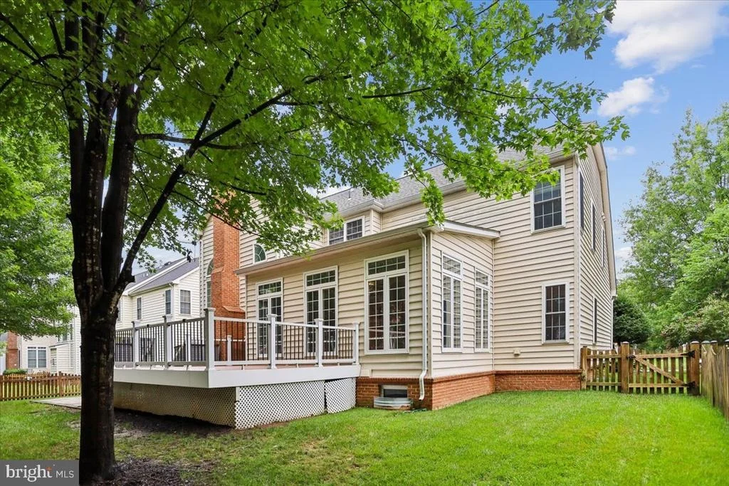 Photo of 42855 CHATELAIN CIRCLE
