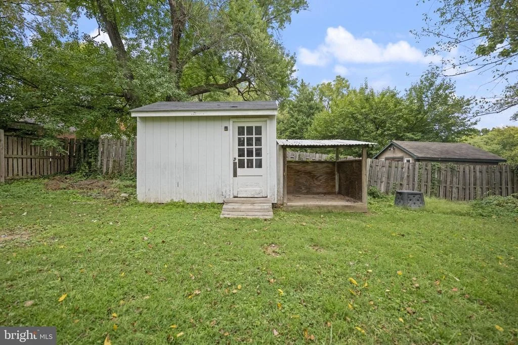 Photo of 2005 DENNIS AVENUE
