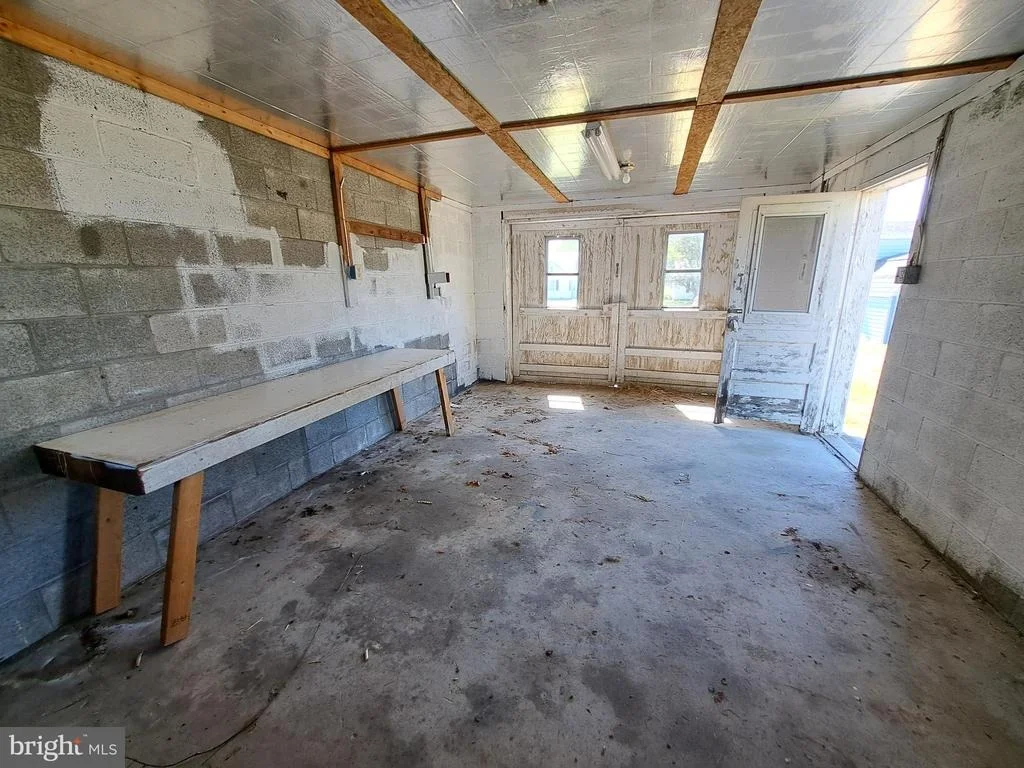Photo of 6706 WHITELEY ROAD