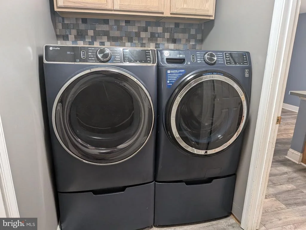Photo of 823 WOODCREST LOOP