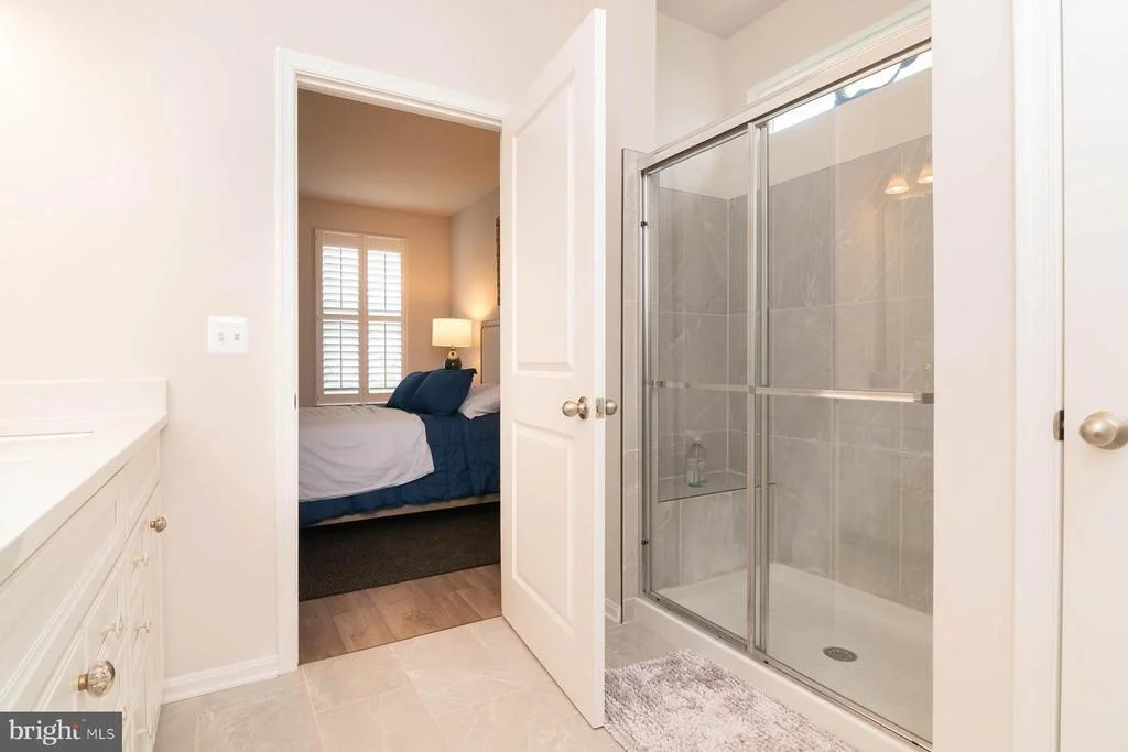 Photo of 25087 TREEVIEW LANE