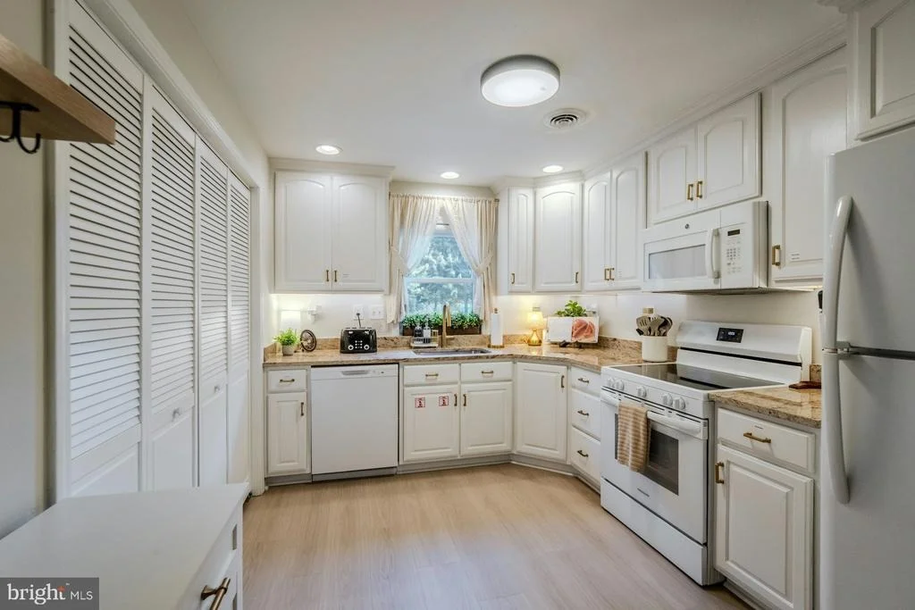 Photo of 17301 ROUNDMONT PLACE