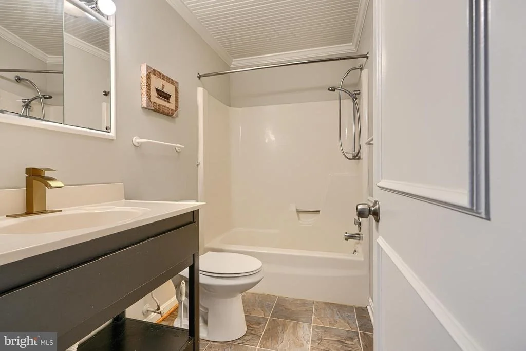 Photo of 10100 LEWIS DRIVE