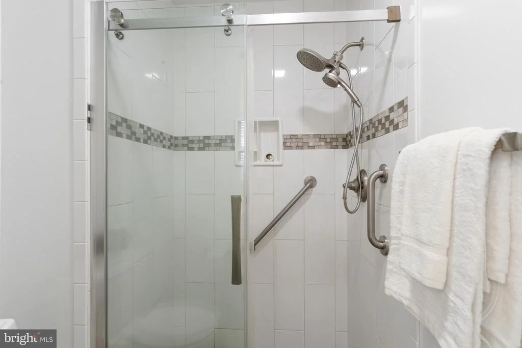 Photo of 11705 DEVILWOOD COURT