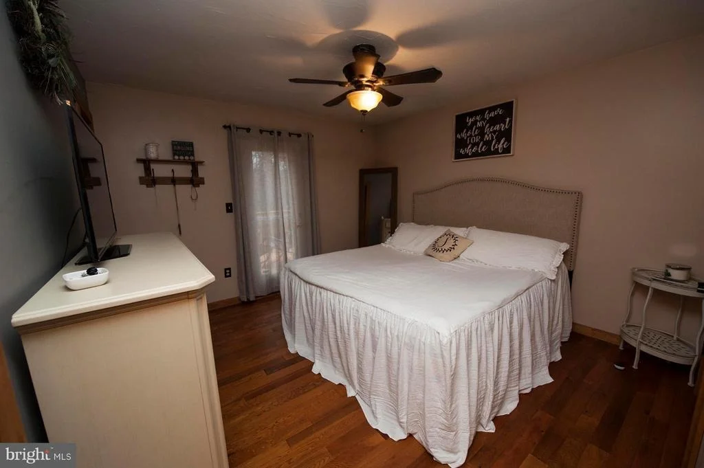 Photo of 828 WILDA DRIVE