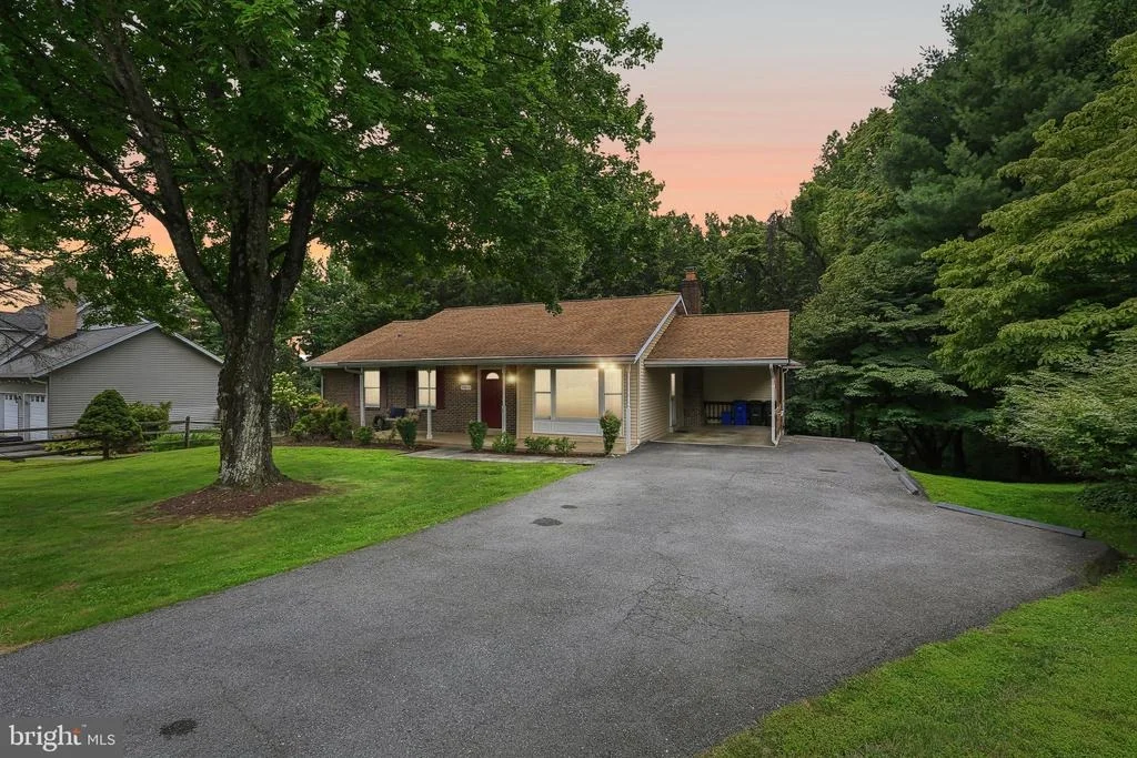 Photo of 24833 SHOWBARN CIRCLE