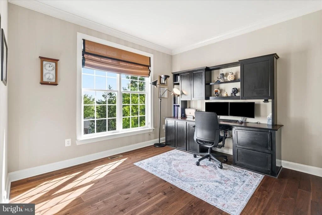 Photo of 2258 W. GREENLEAF DRIVE