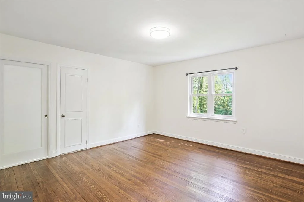 Photo of 813 MIDLAND ROAD