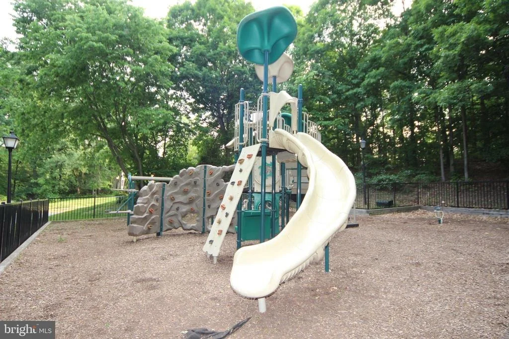 Photo of 8564 SPRINGFIELD OAKS DRIVE