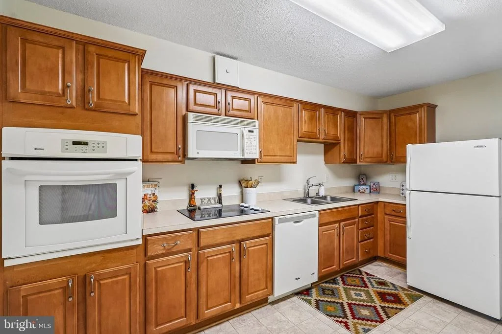 Photo of Unit 409 at 5901 MOUNT EAGLE DRIVE
