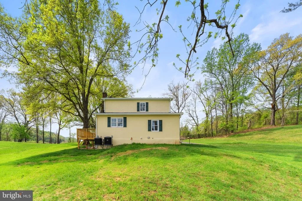 Photo of 11066 MORELAND ROAD