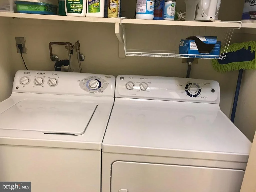 Photo of Unit 712D at 3362 GLENEAGLES DRIVE