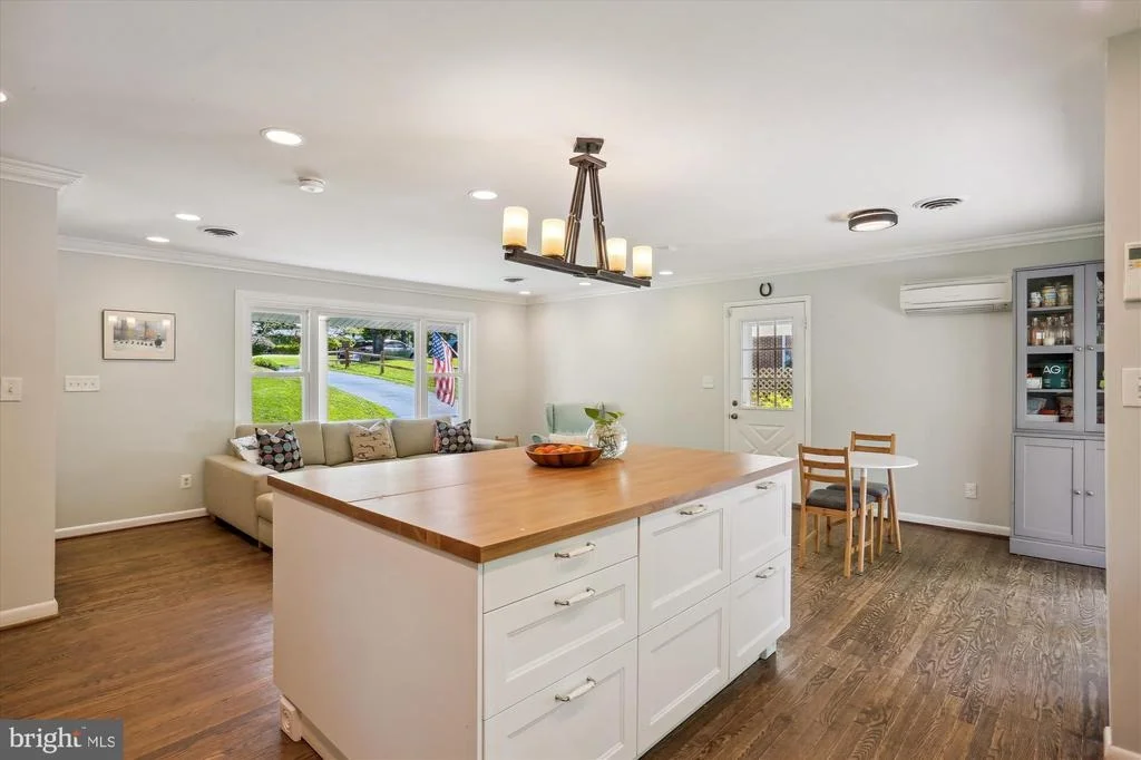 Photo of 11816 LONGDRAFT COURT