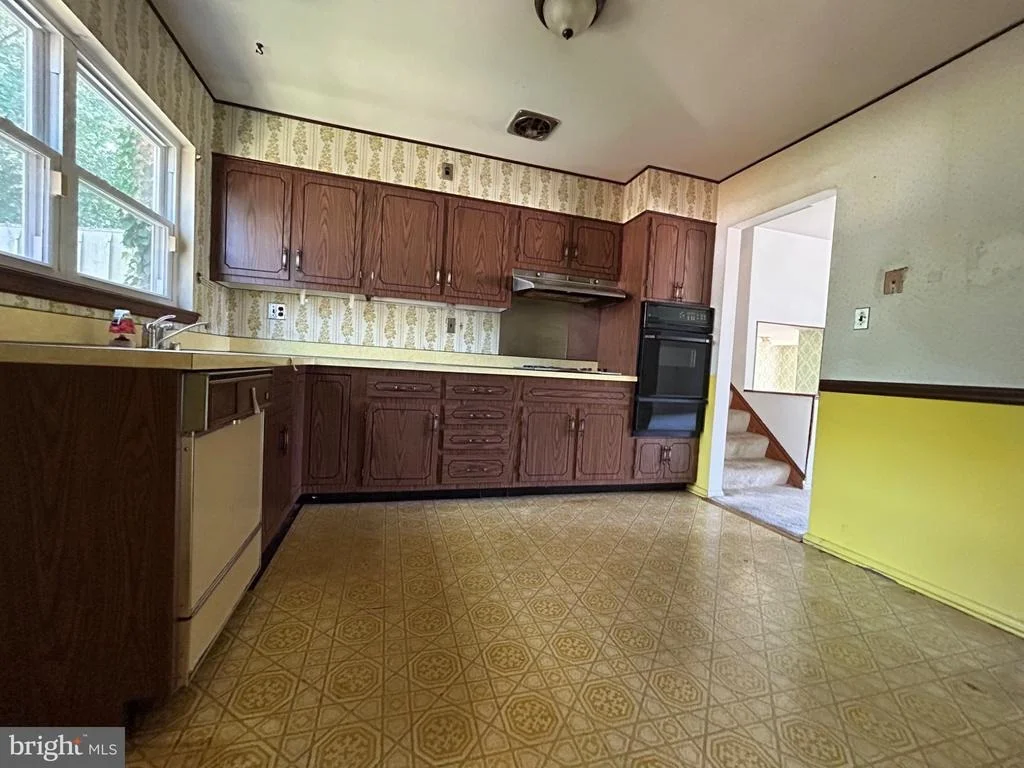 Photo of 9512 SMALL DRIVE
