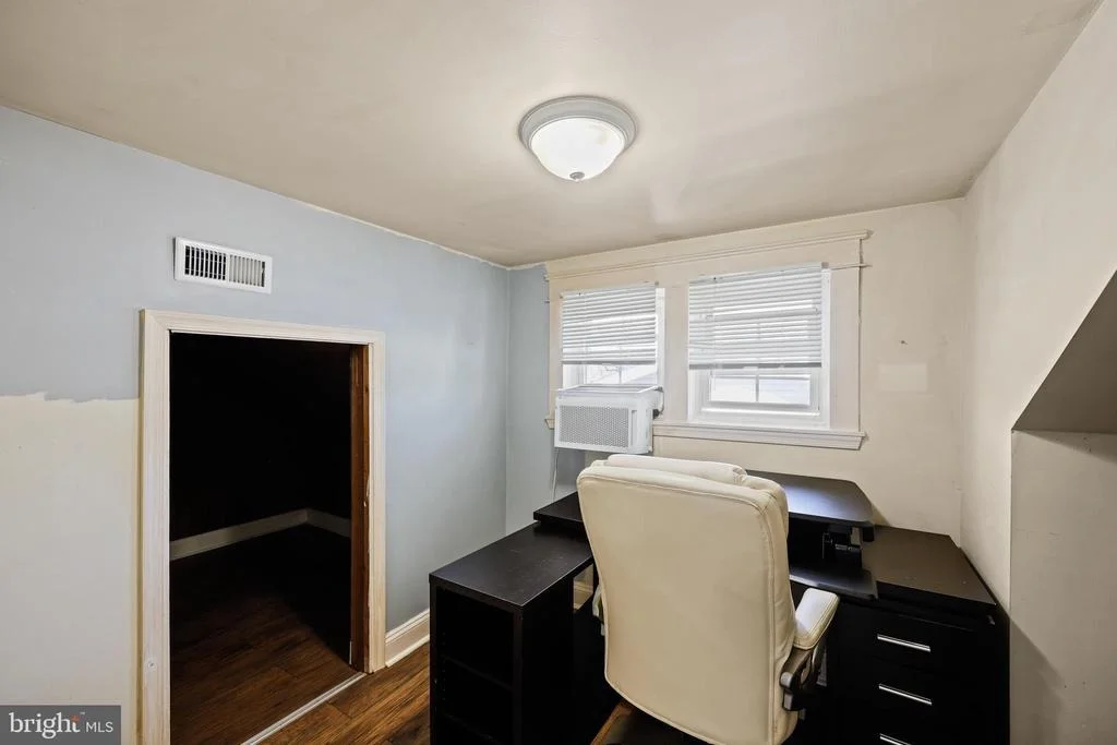 Photo of 1014 LEEDS AVENUE