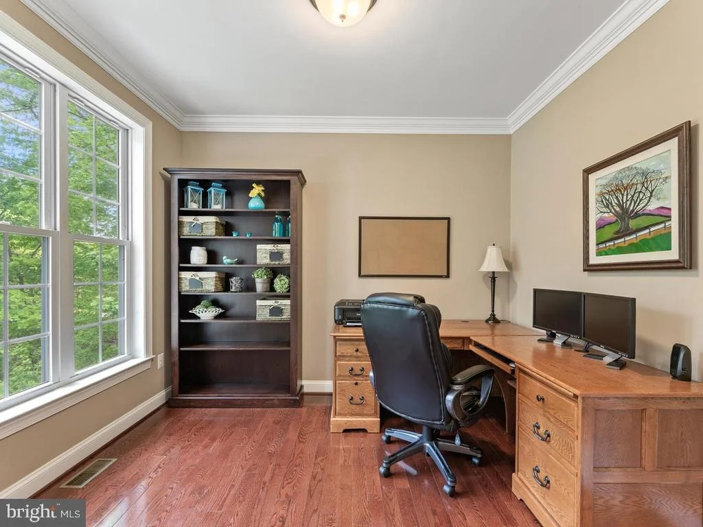 Photo of 995 WILDA DRIVE