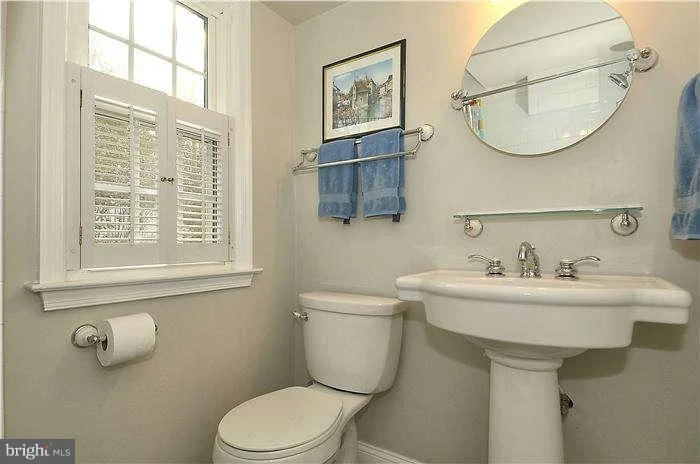 Photo of 1130 CAMERON ROAD