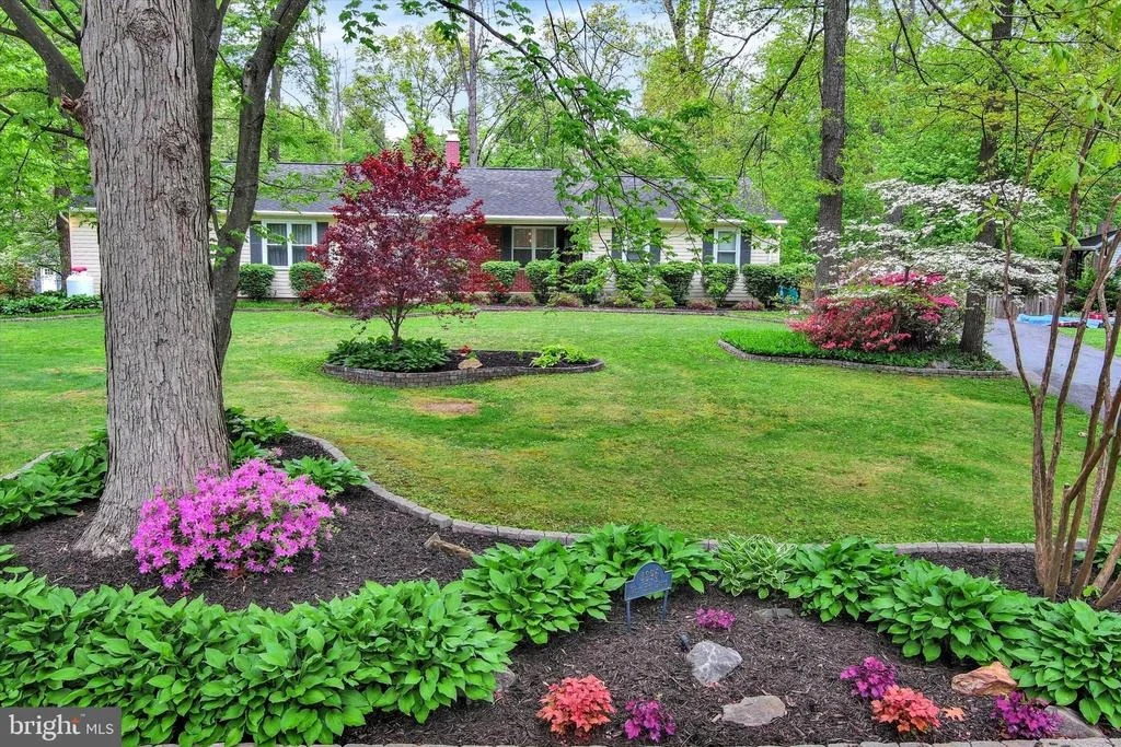 Photo of 4296 WOLF HILL DRIVE
