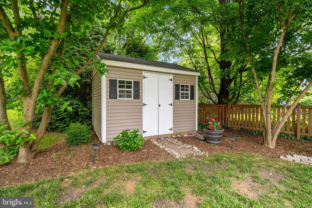 Photo of 5646 DENFIELD PLACE