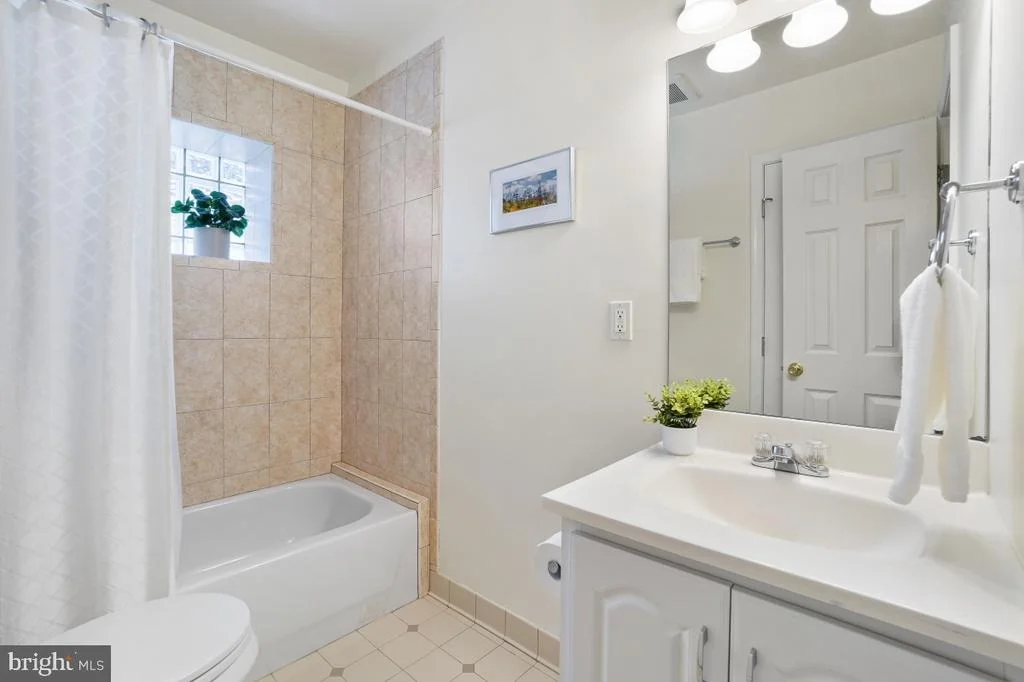 Photo of 412 SILVER SPRING AVENUE