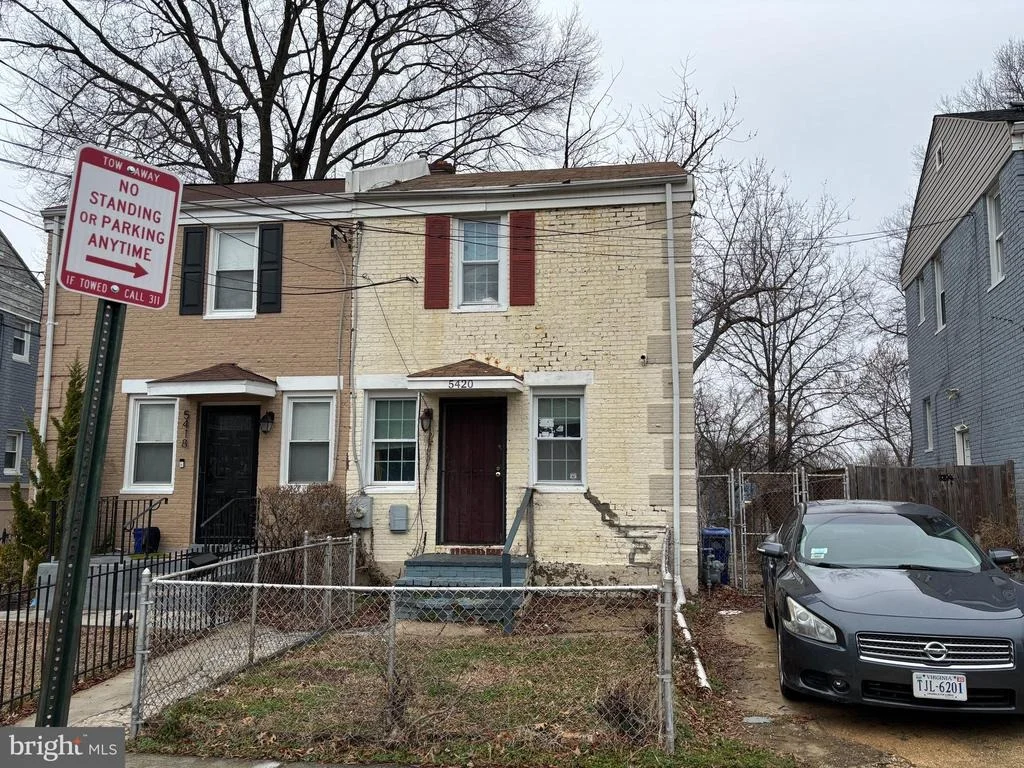 Photo of 5420 B STREET SE