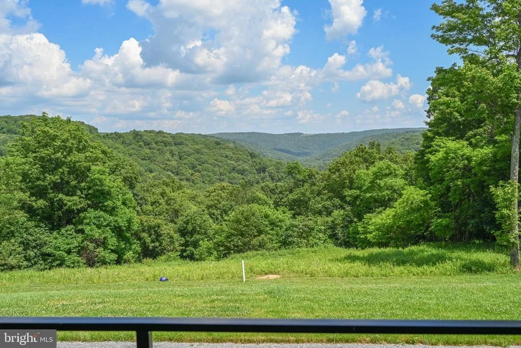 Photo of 415 NAZELROD ROAD