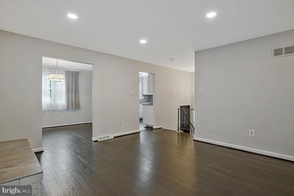 Photo of 454 MANOR ROAD